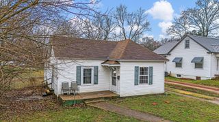 824 W Leyda Street, West Plains, MO 65775