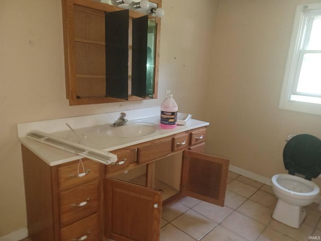 2716 S Villa Drive, Evansville, IN 47714