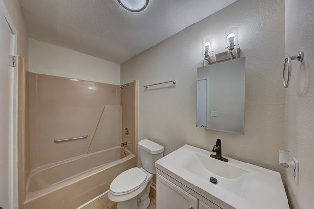 403 Mack Hollimon Dr, Kerrville, TX 78028