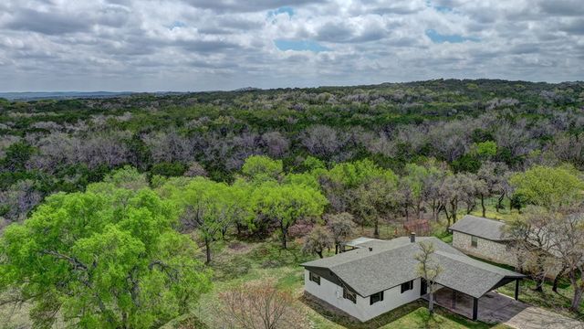 403 Mack Hollimon Dr, Kerrville, TX 78028