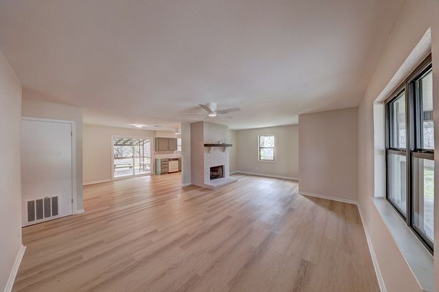 403 Mack Hollimon Dr, Kerrville, TX 78028