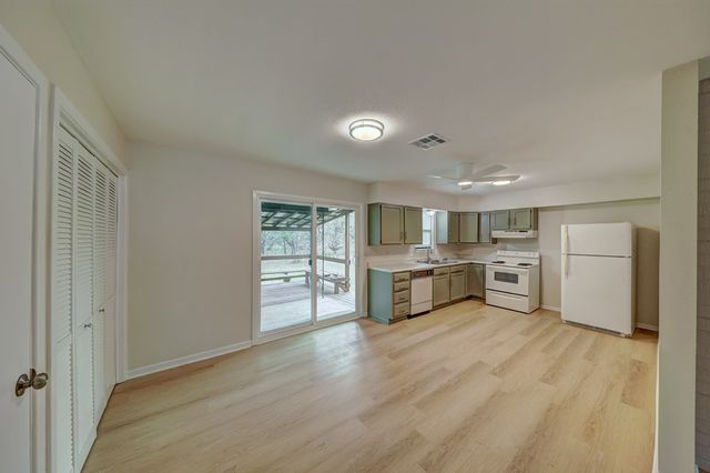 403 Mack Hollimon Dr, Kerrville, TX 78028