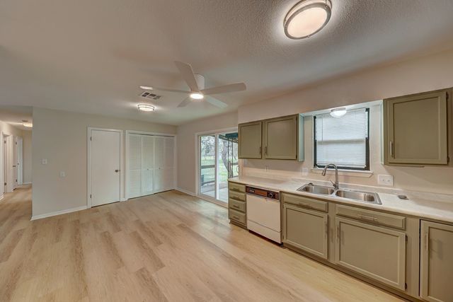 403 Mack Hollimon Dr, Kerrville, TX 78028