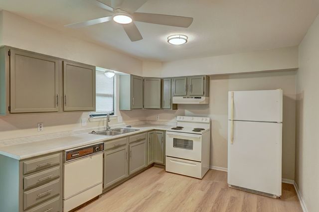 403 Mack Hollimon Dr, Kerrville, TX 78028