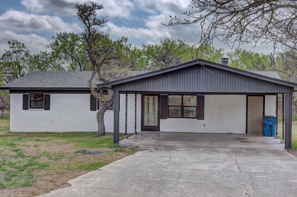 403 Mack Hollimon Dr, Kerrville, TX 78028
