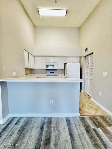 4109 Residence DR 520, Fort Myers, FL 33901