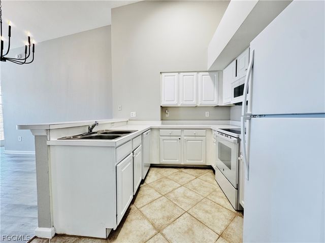 4109 Residence DR 520, Fort Myers, FL 33901