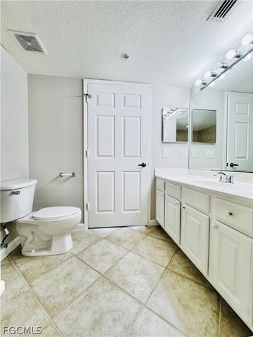 4109 Residence DR 520, Fort Myers, FL 33901