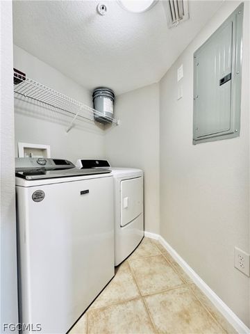 4109 Residence DR 520, Fort Myers, FL 33901