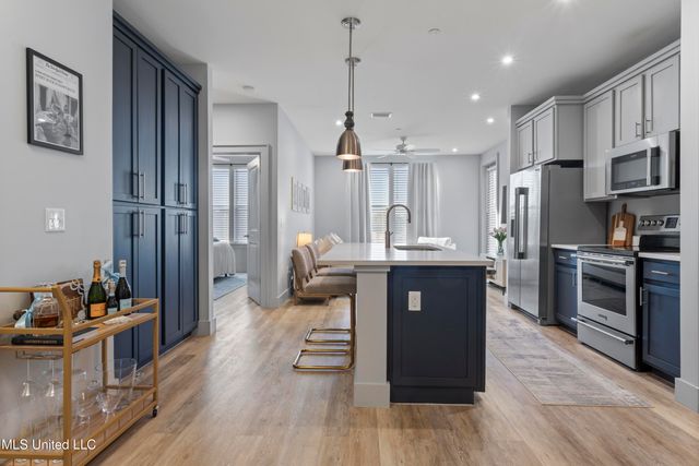 2501 Bienville Boulevard, 330, Ocean Springs, MS 39564