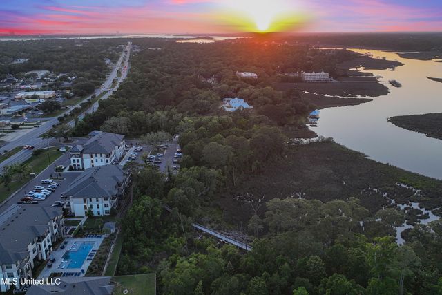 2501 Bienville Boulevard, 330, Ocean Springs, MS 39564