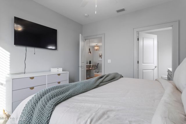 2501 Bienville Boulevard, 330, Ocean Springs, MS 39564