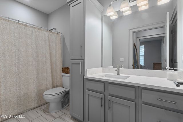 2501 Bienville Boulevard, 330, Ocean Springs, MS 39564