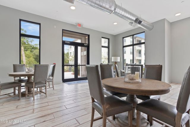 2501 Bienville Boulevard, 330, Ocean Springs, MS 39564