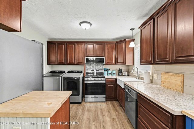 438 N Clinton Street, Charlotte, MI 48813