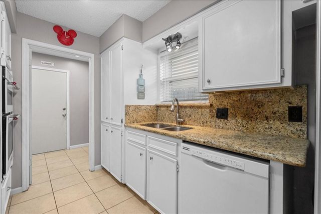 883 Silverpines Road, Houston, TX 77062