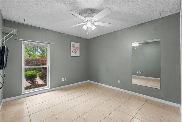 883 Silverpines Road, Houston, TX 77062