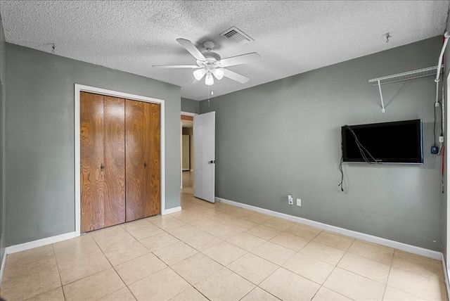 883 Silverpines Road, Houston, TX 77062
