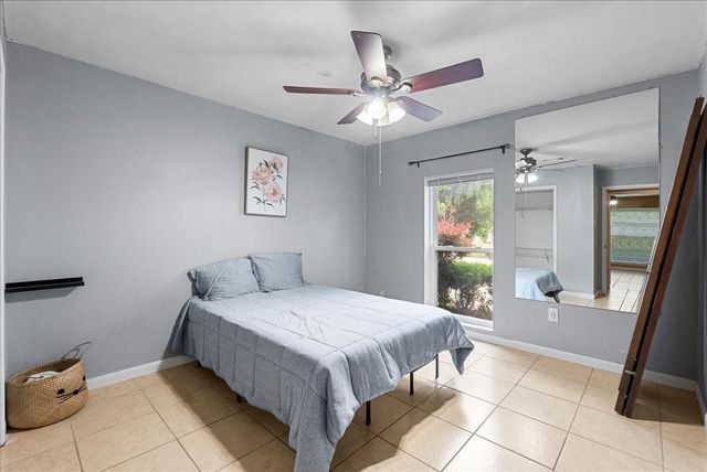 883 Silverpines Road, Houston, TX 77062