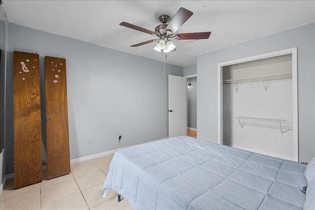 883 Silverpines Road, Houston, TX 77062