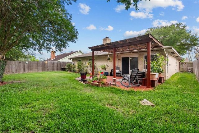 883 Silverpines Road, Houston, TX 77062