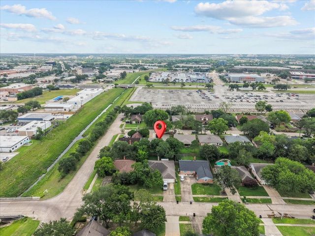883 Silverpines Road, Houston, TX 77062