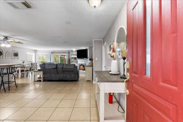 883 Silverpines Road, Houston, TX 77062
