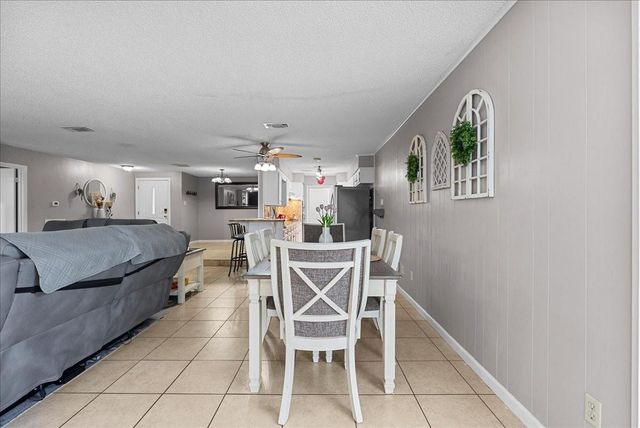883 Silverpines Road, Houston, TX 77062
