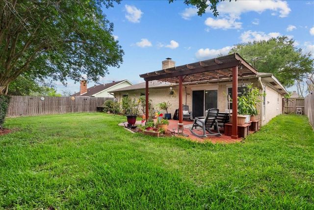 883 Silverpines Road, Houston, TX 77062