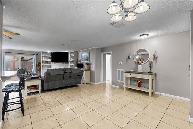 883 Silverpines Road, Houston, TX 77062