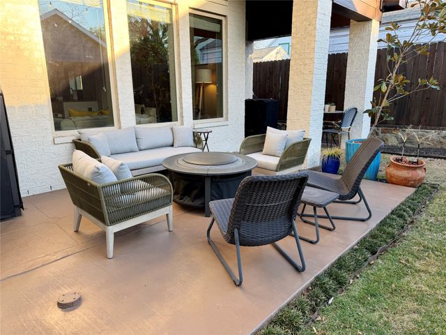 2520 Frazier Avenue, Fort Worth, TX 76110