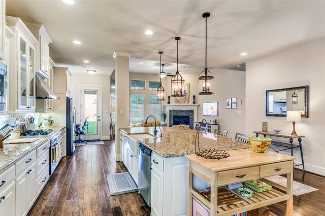 2520 Frazier Avenue, Fort Worth, TX 76110