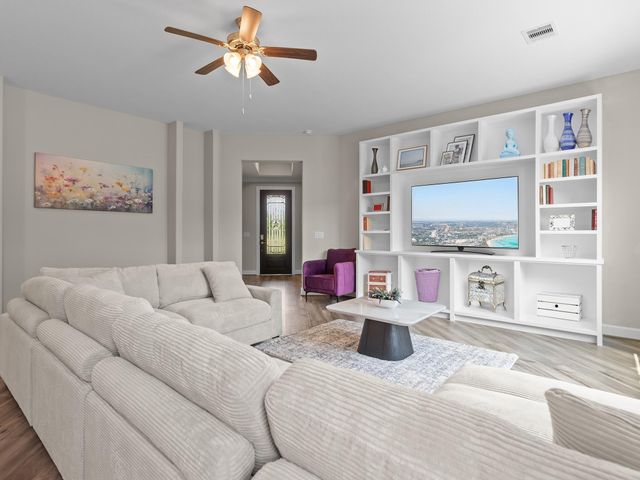 1214 Hidden Oaks Dr, Tomball, TX 77375