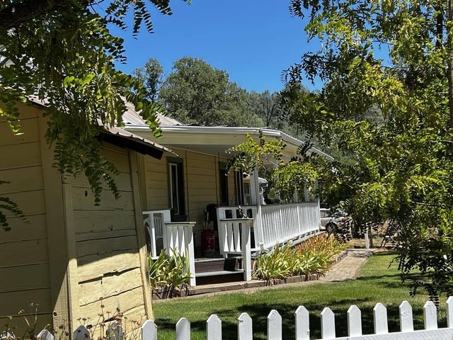 24233 CA-299, Bella Vista, CA 96008