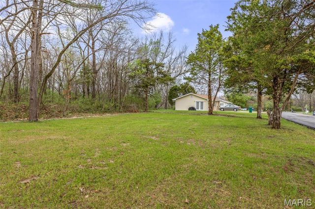 3153 Crystal Circle Drive, High Ridge, MO 63049