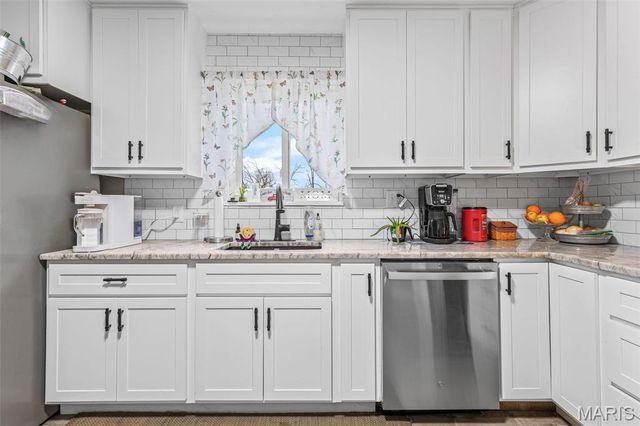 3153 Crystal Circle Drive, High Ridge, MO 63049