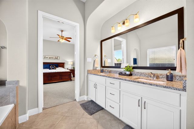 4225 Whispering Willow Way, Arlington, TX 76005