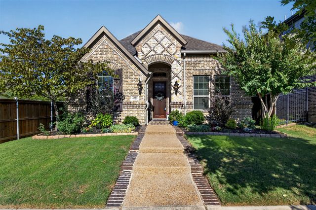 4225 Whispering Willow Way, Arlington, TX 76005
