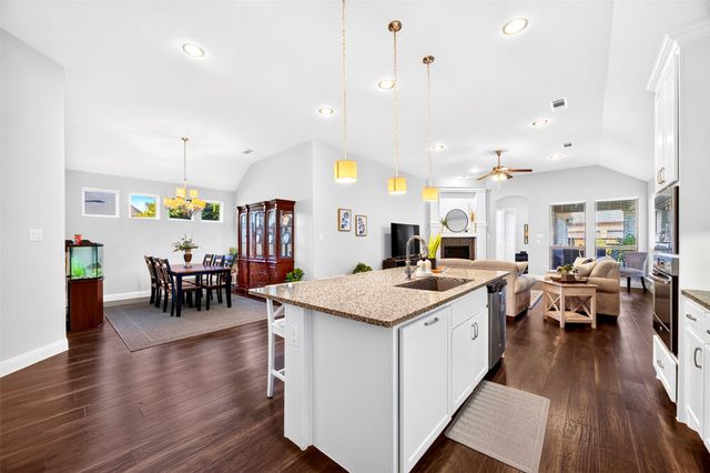 4225 Whispering Willow Way, Arlington, TX 76005