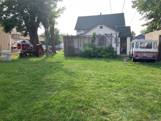 1828 JUNCTION AVE, Sturgis, SD 57785