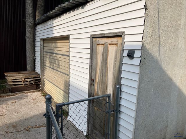 1828 JUNCTION AVE, Sturgis, SD 57785