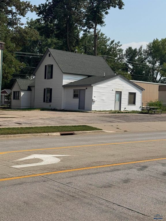 1828 JUNCTION AVE, Sturgis, SD 57785