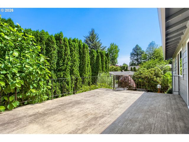 7025 Sw HOODVIEW Pl, Beaverton, OR 97008