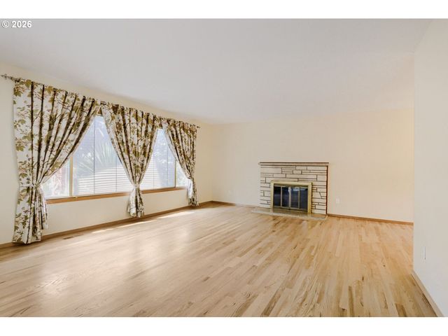 7025 Sw HOODVIEW Pl, Beaverton, OR 97008