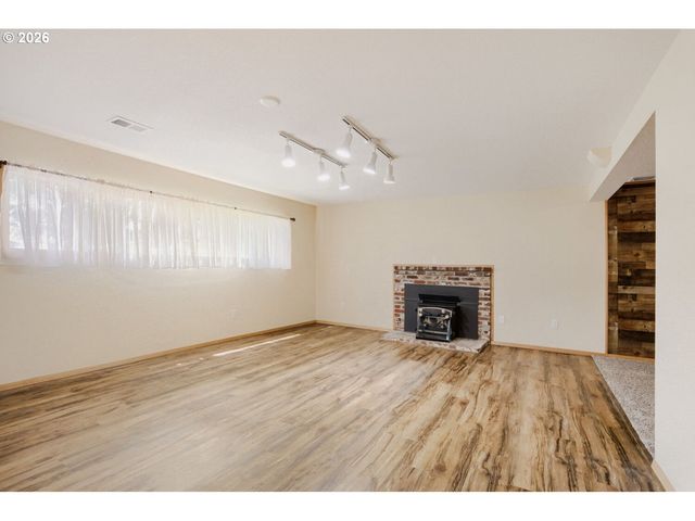 7025 Sw HOODVIEW Pl, Beaverton, OR 97008