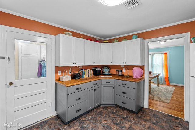 6151 Pine Hill Road, Shreveport, LA 71107