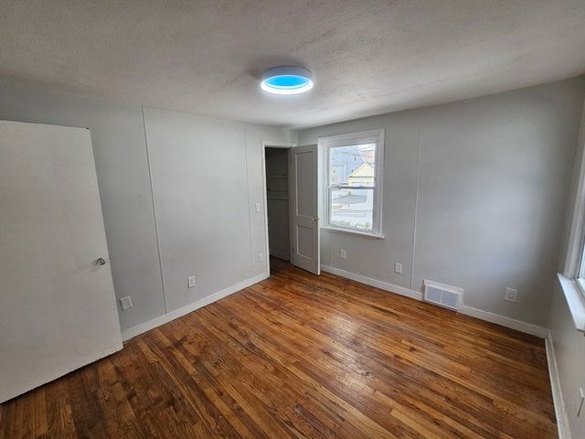 113 Lexington St, Springfield, MA 01107