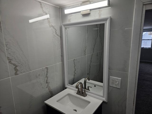 113 Lexington St, Springfield, MA 01107