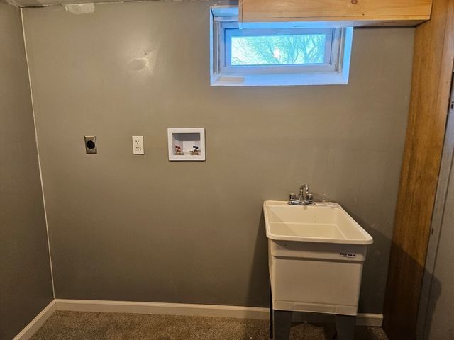 113 Lexington St, Springfield, MA 01107