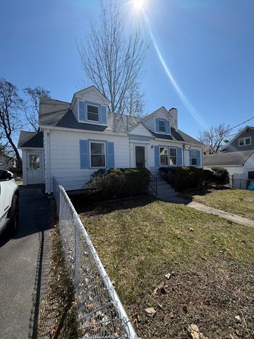 113 Lexington St, Springfield, MA 01107